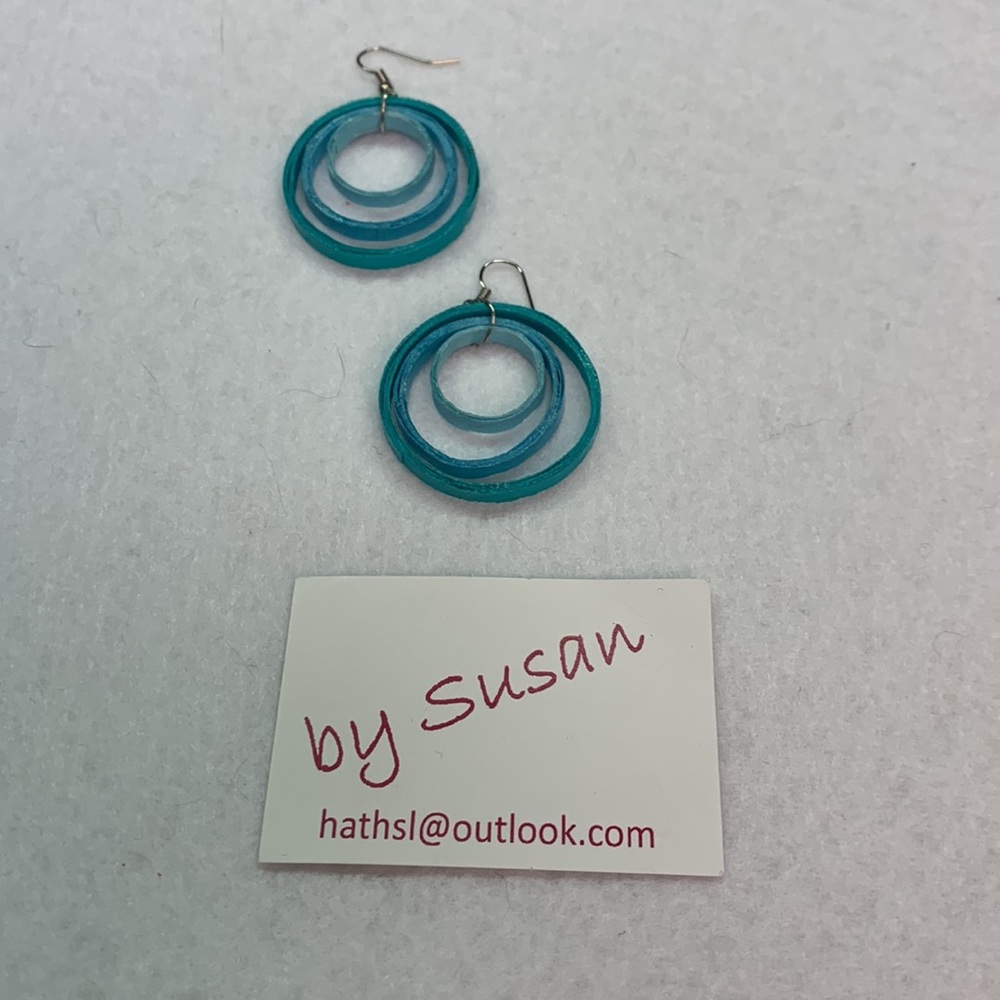 Handmade Quilled Earrings. $8 a pair. - Picture 2 of 6